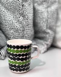 Sonntag Ausschlafen Entspannen Kaffee Geniessen Beispielsweise Aus Dem Ikonischen Siirtolapuutarha Becher Von Marimekko Mit Grun Glassware Tableware Mugs
