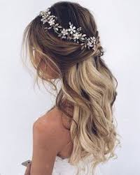 Acconciature sposa per capelli sciolti con fiori. 12 Idee Su Capelli Sposa Acconciature Capelli Lunghi Sposa Acconciature Capelli Lunghi Matrimonio Acconciature Capelli Semiraccolti Sposa