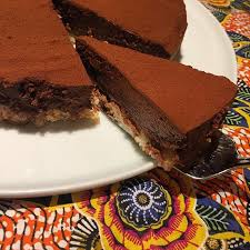 Dernier Gateau Le Trianon Chocolat Noir Et Praline Leger Et Pas Trop Sucre Si Si C Est Vrai Chocolat Praline T Food Desserts Brownie