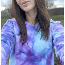 The melting ice gives a water color effect as you allow the ice to completely melt over fabric. How To Tie Dye A Sweatshirt At Home Popsugar Fashion