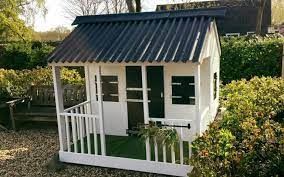 Spielhaus aus holzbretter selber bauen. Spielhaus Selber Bauen Bauzeichnung Tipps Fur Ein Traumhaus Diy