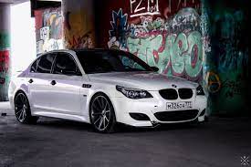 White Bmw Sedan Bmw E60 M5 2k Wallpaper Hdwallpaper Desktop Bmw Bmw E60 Bmw M3 Sedan