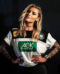 Gavin rossdale's former girlfriend sophia thomalla confirmed they had split as she was seen packing on the pda with german footballer loris karius on friday. Sophia Thomalla Photo 9 Of 12 Pics Wallpaper Photo 1096959 Theplace2