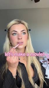 Audrey Mahan's Instagram, Twitter & Facebook