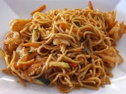 Nouilles Sautees Aux Crevettes Sauce Aigre Douce Picture Of Dok Boua Saint Martin De Crau Tripadvisor
