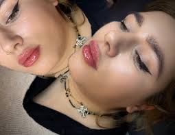 Kraina Malowana Słońcem w Pisarzowicach serdecznie zaprasza na sesje  zdjęciowe, własne sesje, wynajem szklarni ( oferta również dla Fotografów).  Zapraszamy do kontaktu w celu poznania szczegółów 📸☺️