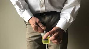 Problems with your lungs, kidneys, urinary tract, skin, and bladder can affect the appearance. How Long Does Pee Stay Warm How To Keep Urine Warm Temperature