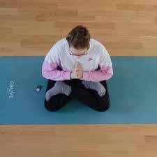 Comes with custom backing that pops through your apple watch band or magic band. Sportsgeist Katalogisiert Die Yoga Videos Von Mady Morrison Glimrende