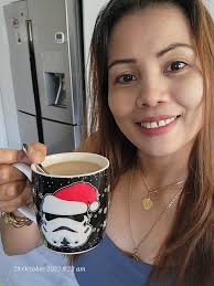 Good morning! Today I'm making a cappuccino for mommy to surprise her. I  hope she'll be happy about it. Have a lovely day 🤗❤️!