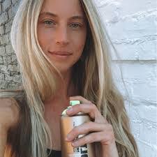 Pooja Dave's Instagram, Twitter & Facebook