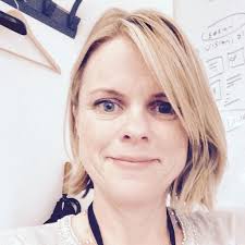 Abby Peel (@Here_comes_Abs)