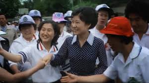 단독 미국으로 가출한 여고생 돌려보낸 '언니 외교관'의 기지. ìµœìˆœì‹¤ ë°•ê·¼í˜œ 40ë…„ ìš°ì • ë™ì˜ìƒ ë°œêµ´