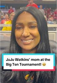 Kat Watkins's Instagram, Twitter & Facebook