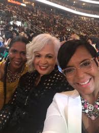 Mother asks mayor keisha lance bottoms how to explain racism to kids. Keisha Lance Bottoms Auf Twitter Lot Of Happy Mommies Awaiting Michelleobama I M With Two Of The Best My Mom And Big Sister Iambecoming