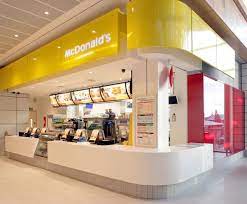 Mcdonald S Redesign A New Era For Fast Food Restaurants Fast Food Restaurant Bakery Design Interior Counter Design