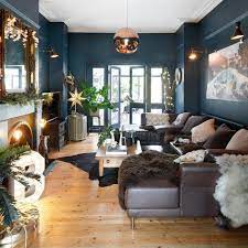 Today i want to talk about one of my favorite colors to decorate with this year…navy blue! Deep Blue Christmas Living Room Deco Maison Interieur Decoration Maison Deco Appartement