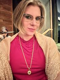 Leanna Hebert's Instagram, Twitter & Facebook