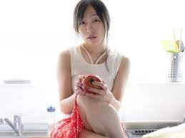 団地妻みたい」須田亜香里、太ももあらわなセクシーすぎる姿を披露！ 「それにしても色っぽい」「物凄く妖艶」(All About NEWS) - goo  ニュース