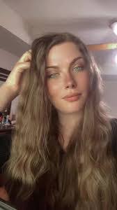 Kate Shipman's Instagram, Twitter & Facebook