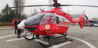 Medicii şi asistenţii medicali de la smurd, dar şi din unităţile de primiri urgenţe (upu) din spitalele judeţene din sibiu şi braşov vor opera pe noul elicopter smurd care va fi amplasat în localitatea victoria (judeţul braşov), a declarat miercuri, pentru agerpres, ministrul muncii, deputatul de sibiu, raluca turcan. Femeie In Stare GravÄƒ PreluatÄƒ De Un Elicopter Smurd De La PiteÈ™ti