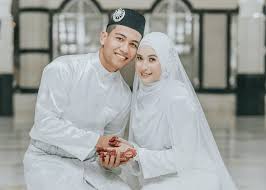 Rupanya sejak kecil al ghazali memang sudah memiliki gaya genit. Tak Sedihlah Baru 4 Hari Berkahwin Eyra Hazali Reda Ditinggalkan Suami Lepat Pisang