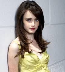Side swept bangs fall at a diagonal to one side and are flattering for any face shape. 58 Gorgeous Side Swept Bangs That Will Knock Your Socks Off