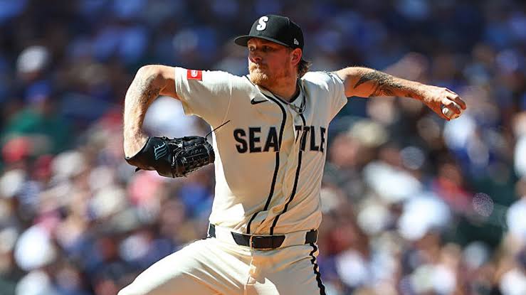 Seattle Pitcher Gabe Speier Suspended for 3 Games After Bench-Clearing  Brawl Caused by Beanball | SBS 뉴스