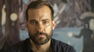 Hyllad författare kommer till Simrishamns bibliotek