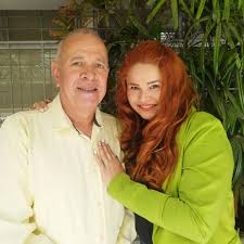 Hoy en 𝟭𝟬𝟮.𝟳 festejamos en grande ♥️🥳🎂 ¡ Triple Celebración ! 🎈🎈🎈  Hoy, 23 de Septiembre están de cumpleaños nuestro Director, Horacio  Contreras, nuestra coordinadora de prensa Marlui Zambrano y nuestro  ingeniero