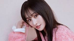 Zheng shuang (born zheng yihan; æ·±é™·æµ·å¤–ä»£å­•å¼ƒå…»é£Žæ³¢ ç–¯ç™« éƒ'çˆ½ä½•ä»¥æˆä¸ºå¨±ä¹åœˆé¡¶æµ