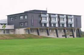 Du Học Canada – Trường Trung Học Sir Winston Churchill - District School  Board Of Niagara - Du Học Duy Tân