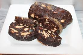Salam de biscuiti cu cacao, nuca, rahat si stafide | Dulciuri |  Reteteculinare.RO