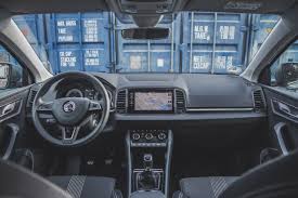 Škoda karoq will support you with numerous safety assistants, simply clever features and connectivity inside the škoda karoq, you'll find technologies that combine apparent contrasts: Skoda Karoq 1 5 Tsi Dauertester Im Nutzertest