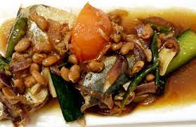 Ikan yang sudah digoreng masukkan kedalam saus tauco. Resepi Sedap Gila Ikan Kembung Masak Taucu Ala Cina