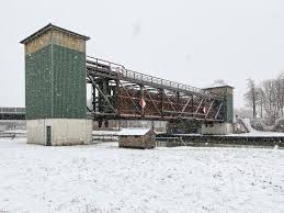 An den küsten soll ein starker ostwind mit sturmböen wehen, dort wird es den. Schnee In Den Bockholter Bergen Wandern Durch Eine Weiss Gezuckerte Landschaft