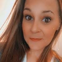 Kim Asmus's Instagram, Twitter & Facebook