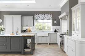 Shallow rebates and simple side panel on bench without the 32 or devol real shaker kitchens are handmade in england using authentic shaker style kitchen cabinets. Grey Shaker Style Contemporary Kitchen Og Kitchens
