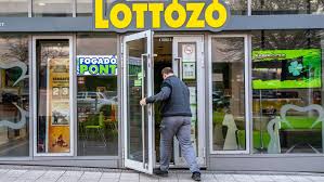 Az elmúlt szombaton este a hősök terétől egészen a bajza utcáig több mint hetvenezer ember ünnepelte a skandináv lottó huszadik születésnapját bryan adams és a wellhello koncertjén. Itt Vannak A Skandinav Lotto E Heti Nyeroszamai 24 Hu