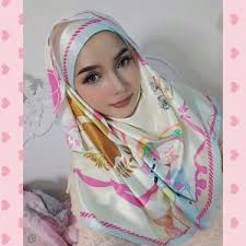 Masih lagi dengan isu yang melanda perkahwinan penyanyi hafiz hamidun dan isterinya, joy revfa. Biodata Joy Revfa Pengasas Merve Cosmetics Dan Isteri Hafiz Hamidun Azhan Co