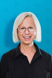 Deb Hinton's Instagram, Twitter & Facebook