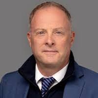 Brian Hebbel's Instagram, Twitter & Facebook