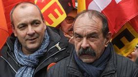 Tribune de 200 professeurs: Nous voulons enseigner devant nos élèves, pas  devant une caméra!