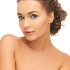 avsar Priya White Gold 14kt Cubic Zirconia Stud Earring Price in India