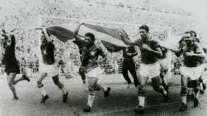 No creo que exista alguien a quien no le llame la atención el equipo brasileño en cualquiera de las copas del mundo. Mundial 2018 Rusia Suecia 1958 Y El Mundo Conocio A O Rei Pele Marca Com