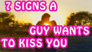 When he hugs you at the beginning or end of your date and he doesn't pull away quickly, that's a sign he wants to kiss you, especially if he follows up the hug by staring at your lips. 7 Signs A Guy Wants To Kiss You Youtube