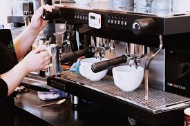 Mesin kopi espresso memang diperlukan dalam membuka kedai kopi. 10 Merk Mesin Pembuat Kopi Terbaik Yang Bagus