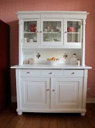 Haus Garteneinrichtung Bild Von Lydia R In 2020 Kuchenbuffet Buffetschrank Kuchenschrank