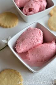 Glace A La Fraise Et Au Yaourt A La Grecque Glace A La Fraise Recette Glace Yaourt