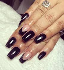 Las uñas esculpidas se fabrican en base a una mezcla de materiales sintéticos que forman una especie de pasta que se coloca con un cepillo sobre las uñas. Lali Nails Unas Esculpidas De Acrilico Negras Con Facebook