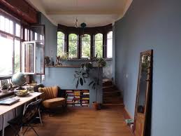 Offene Arbeitszimmer Mit Grossem Fenster Arbeitszimmer Wg Zimmer Einrichtung Schreibtisch Regal Bucherregal Sessel Homeoffice W Wg Zimmer Zimmer Haus